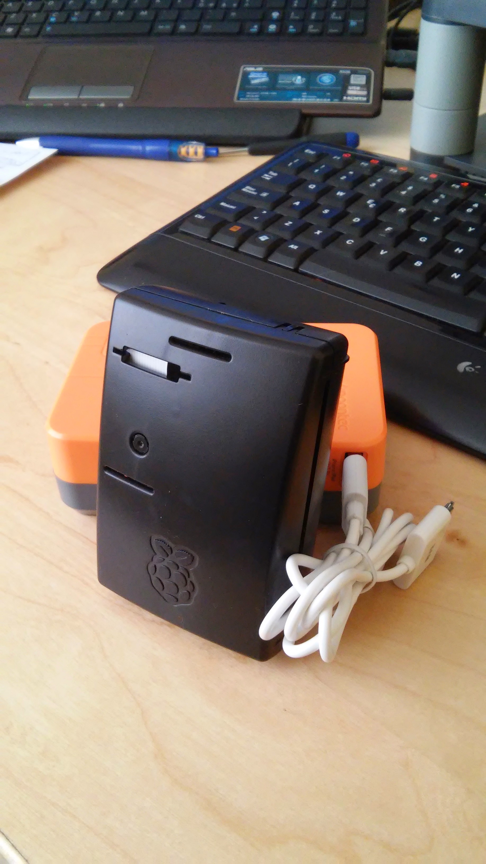 Battery powered Raspberry Pi B+ with raspi-cam